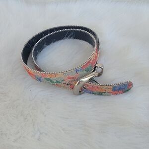 VTG Elite Fresno California Size M Multicolor Taperstry Print Studded Belt